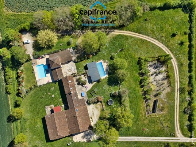 Propriete à vendre 11 pièces MONSEGUR 47 Propriété avec maison et maison d'amis de 260m2 habitables sur 12 757m² de terrain 2 piscines