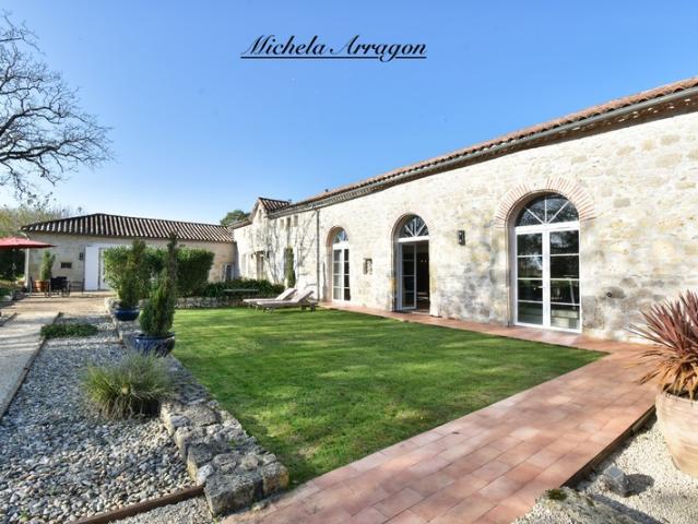 Propriete à vendre 11 pièces LACEPEDE 47