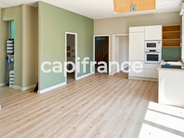 Maison de caractère en pierre 300 m² avec dépendance et grand parc – Proche Bordeaux