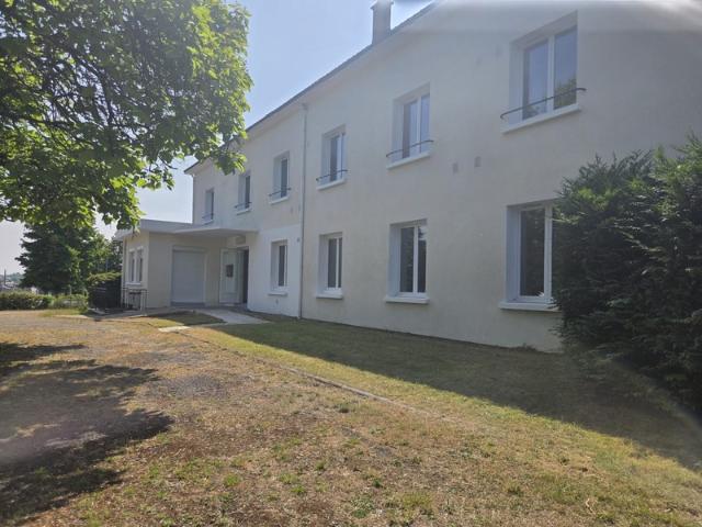 Propriété à vendre 20 pièces CHATEAU RENAULT 37