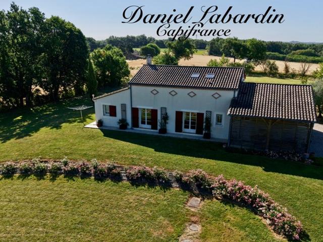 Proprièté avec 4 chambres, 6 hectares, source naturelle, bois