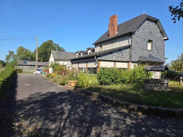 Propriété à vendre à Ambrières les Vallées 53300