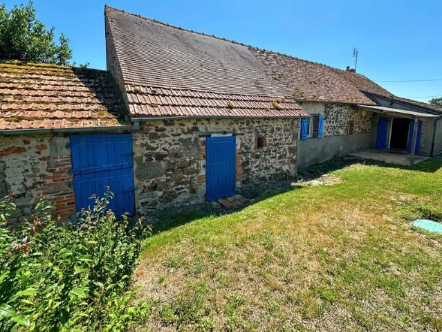 Propriete à vendre proche de VILLEFRANCHE D'ALLIER 03 Maison, granges,écurie, garage, Terrain 10 ha