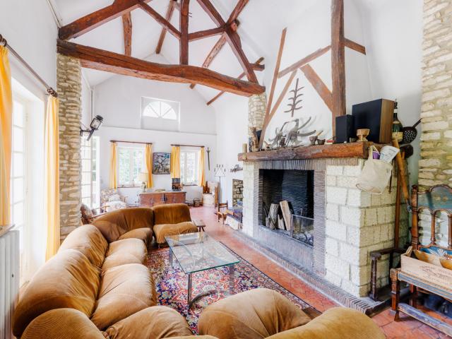 Propriété ancienne sur 6 225m2 de terrain