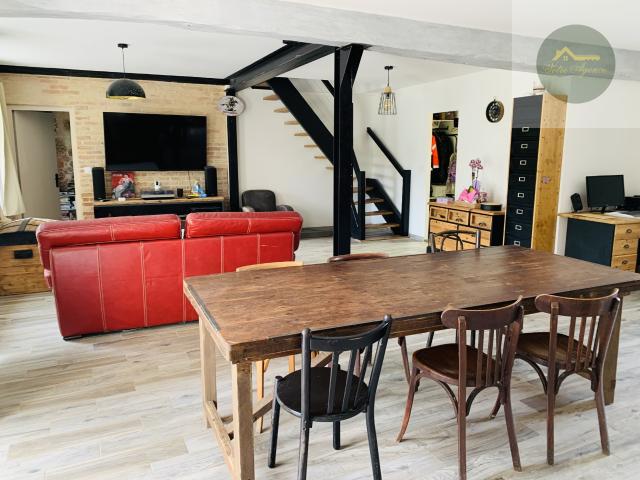 PROPRIETE ANCIENNE RENOVEE SUR PLUS D'UN HECTARE