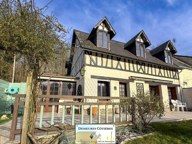 Propriete atypique au coeur d'YPORT, avec jardin garage piscine