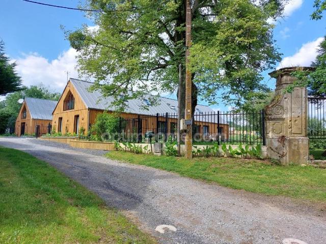 Propriété atypique, sur 5900m²,2 habitations, étangs, un esp. 517m² Laon