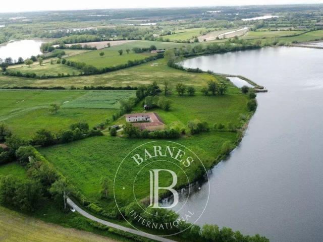 Propriété au coeur de la Dombes Ain 01 m² Villars les Dombes