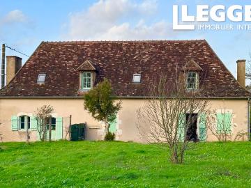Propriété au Calme et très Spacieuse avec Grand Jardin à Antigny