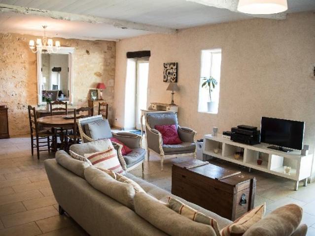 Propriete Au bout d'un hameau, cette belle maison périgourd. 128m² Pontours