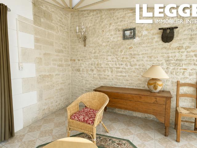 Propriété au rez de chaussée, avec trois chambres, deux vérandas, grand jardin et vue
