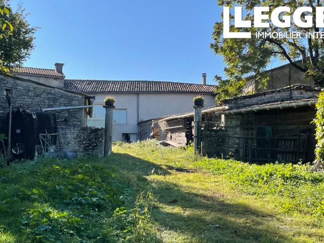 Propriété au rez de chaussée, avec trois chambres, deux vérandas, grand jardin et vue