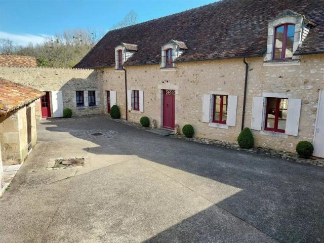 Propriété avec 2 moulins à vendre proche Saint Savin 86