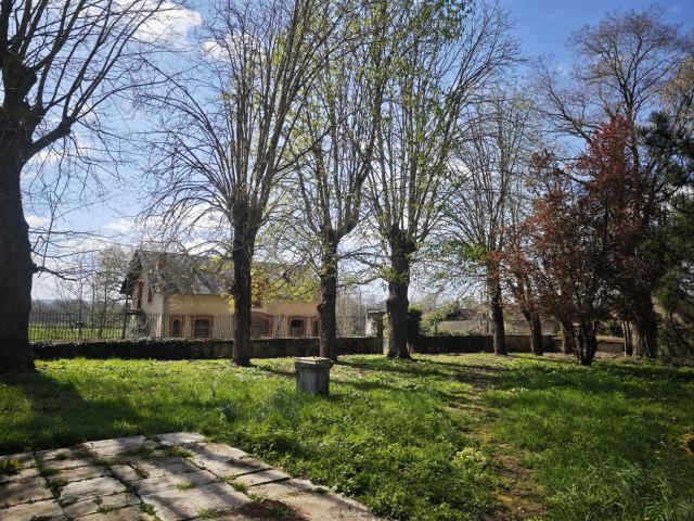 Propriété avec 2 habitations et parc arboré 263m² Châtillon en Bazois