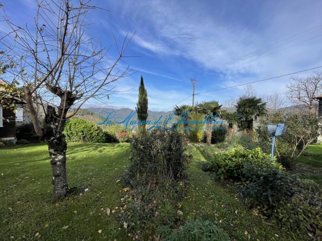 Propriété avec 2 habitations sur 4623 m2 de terrain avec pis