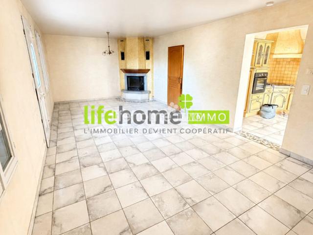Propriété avec terrain constructible de 4 356 m² ? Valserh?