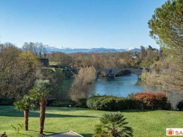 Propriété avec vue exceptionnelle sur le gave, les remparts de Navarrenx et les Pyrénées
