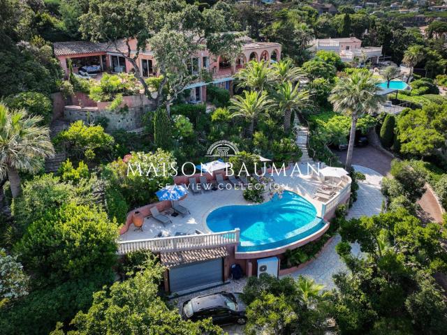Propriété avec Vue Panoramique sur la Méditerranée et le Gol 289m² Sainte Maxime