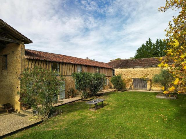 Propriété avec vues époustouflantes et une grande maison d'a. 645m² Vic Fezensac