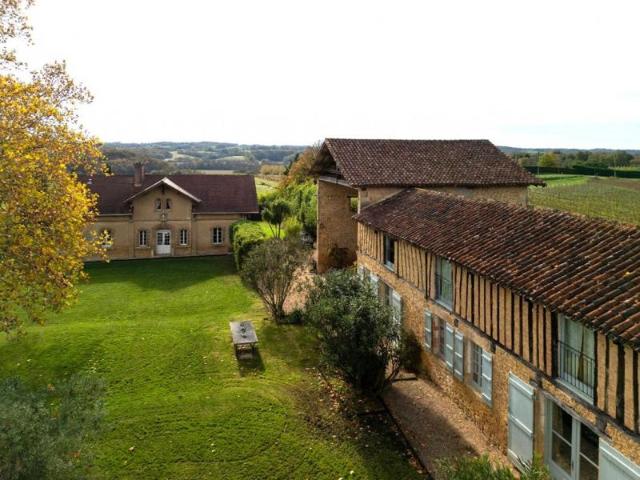 Propriété avec vues époustouflantes et une grande maison d'amis