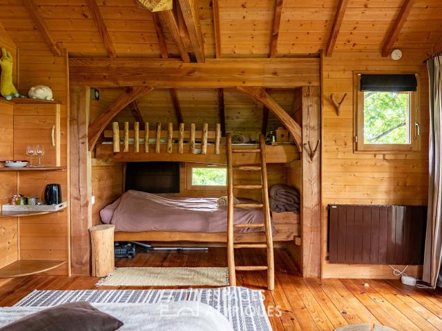 Propriété avec cabanes dans les arbres 146m² Saint Mard de Réno