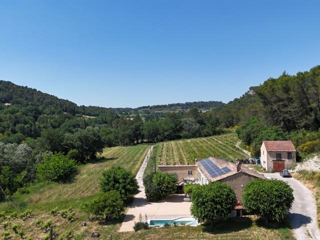 Propriété avec 2 appartements indépendants et piscine dans e. 155m² Faucon
