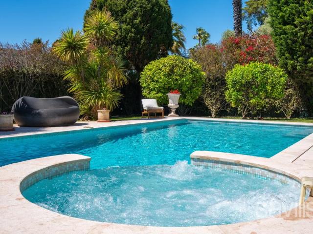 Propriété avec cinq chambres et vue mer