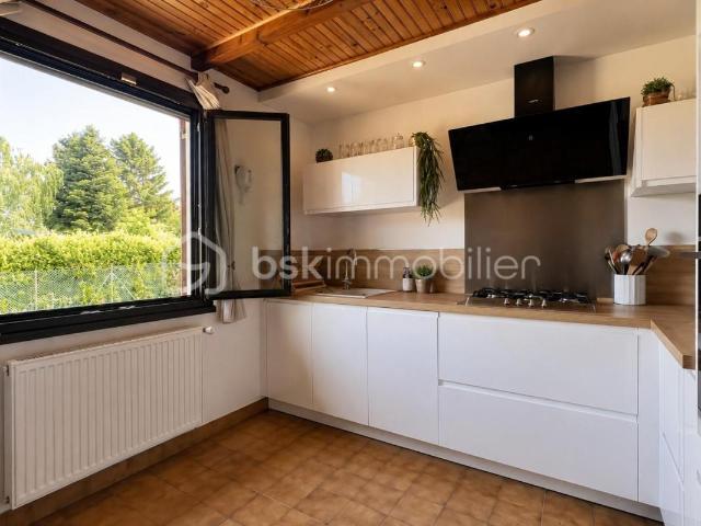 Propriété avec Deux Logements Mitoyens
