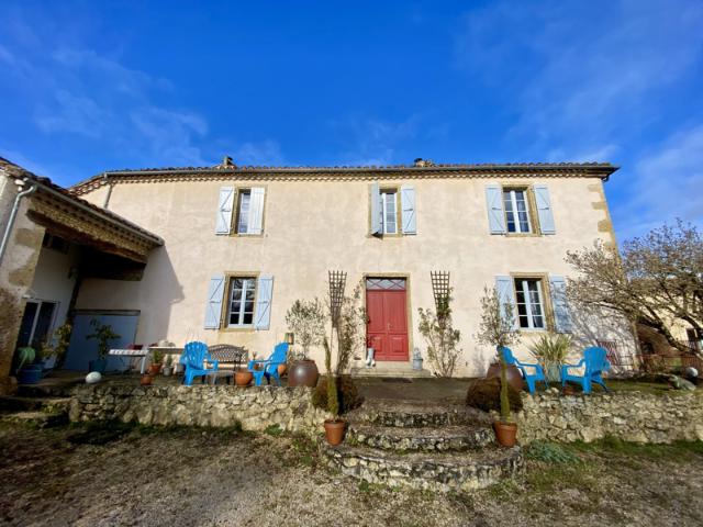 Propriété avec gîte, camping et piscine