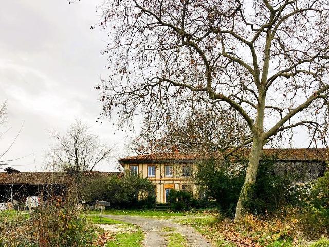 Propriété avec Jolie Maison entièrement rénovée, dépendances. 191m² Lannepax