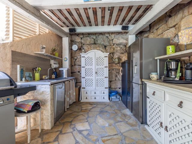 Propriété avec piscine dans un écrin de verdure Castagniers 220m² Nice