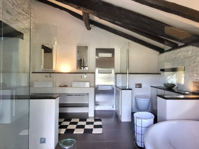Propriete Avec Piscine Dependances Et 5Ha De TERRE 249m² Saint Avit Sénieur