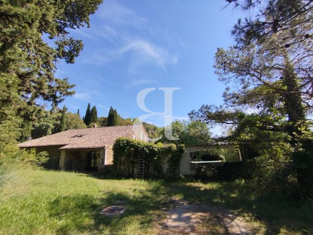 Propriété avec piscine et grand terrain Région Valréas. 162m² Grillon