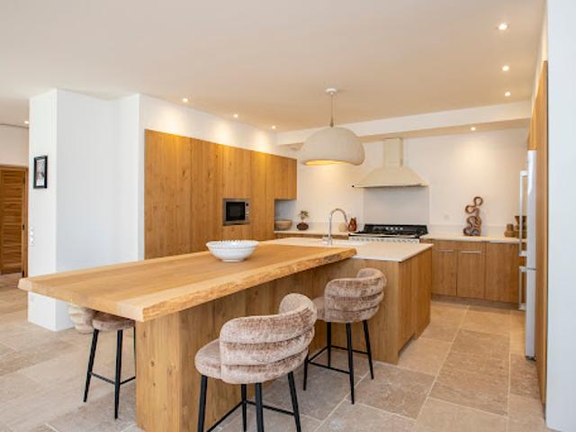 Propriété avec piscine et jardin