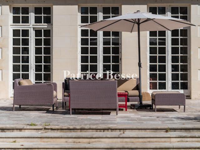 Maison avec piscine et jardin