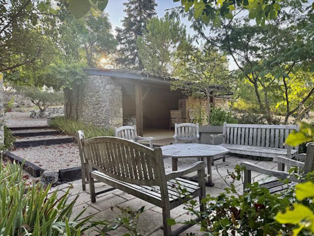 Propriété avec piscine et jardin