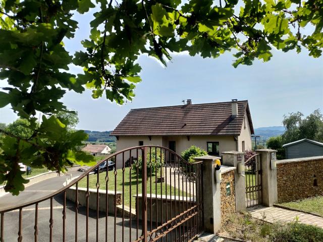 Propriété avec piscine et vue panoramique, produit rare! 152m² Suin