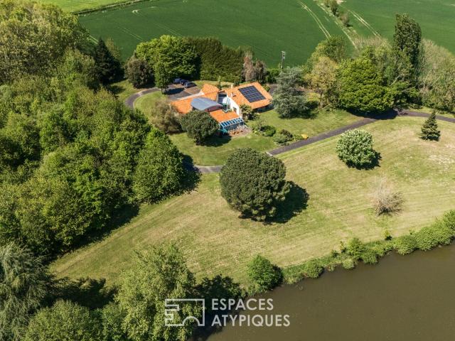 Propriété avec piscine intérieure, étang et parc boisé 430m² Combrand