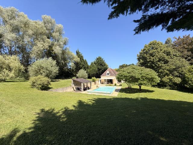 Propriété avec piscine sur 3,5Ha idéal chevaux et autres