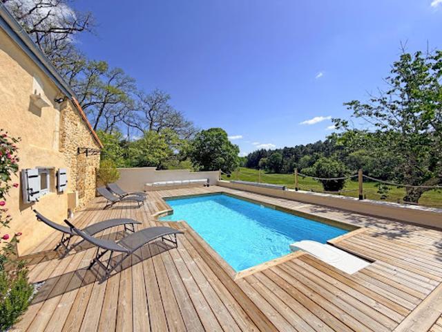 Maison avec piscine et jardin