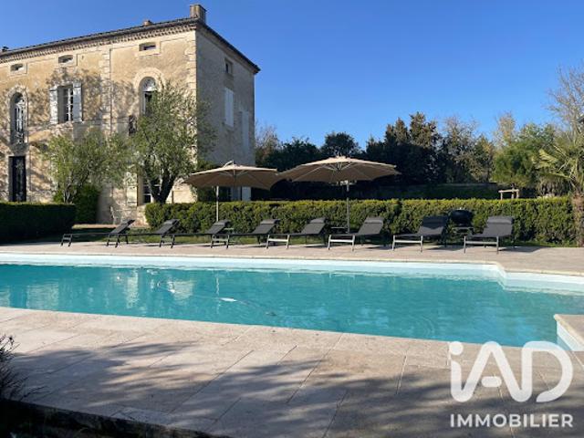 Propriété avec piscine et jardin
