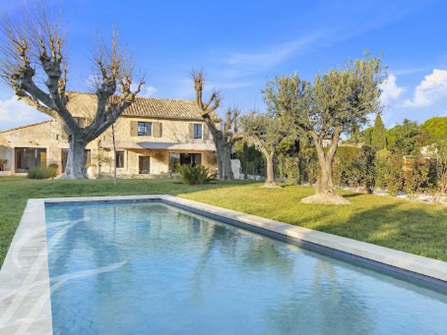 Propriété avec piscine