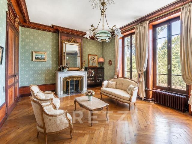 Propriété bourgeoise du XIXe au cœur d’un parc arboré 450m² Caluire et Cuire