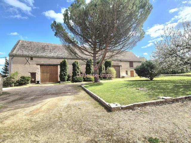 Propriété Bourgogne du sud 383m2 Résidence principale 263m2 Gîte 120m2 Dépendances 360m2 Piscine Terrain 3,6ha