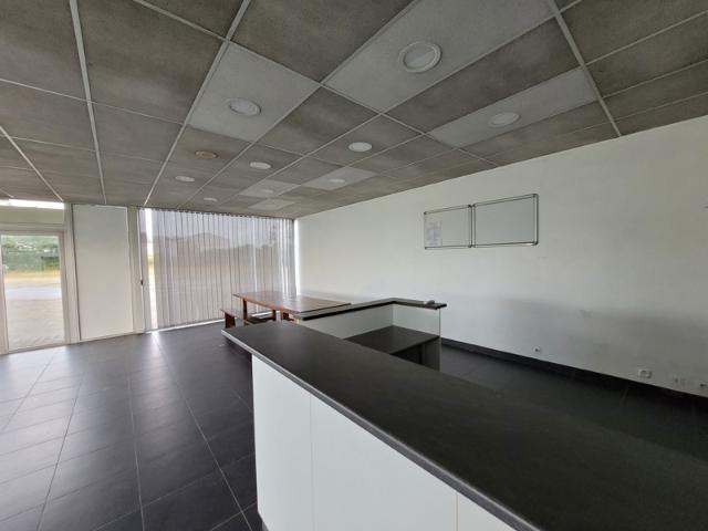 Propriété bâtie composée d'une habitation principale et de d