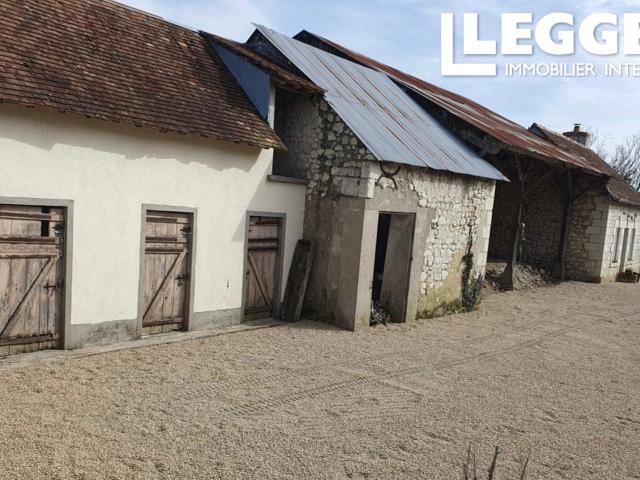 Propriété bénéficiant d'un permis de construire permettant de créer une belle propriété, avec Gites