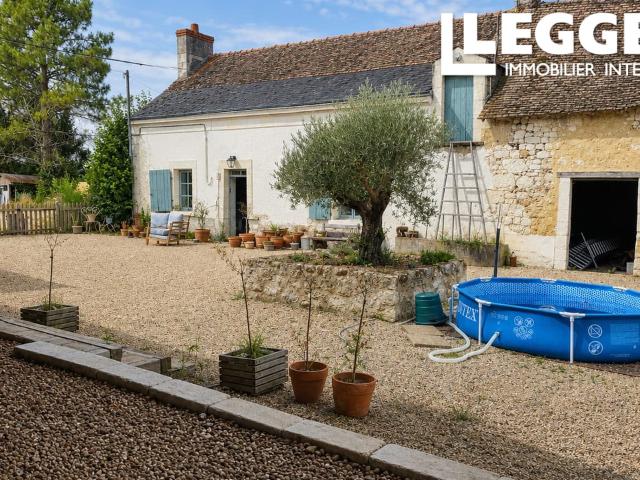 Propriété bénéficiant d'un permis de construire permettant de créer une belle propriété, avec Gites