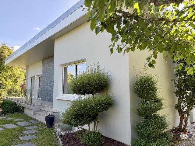 Propriété d’architecte avec dépendance en centre ville
