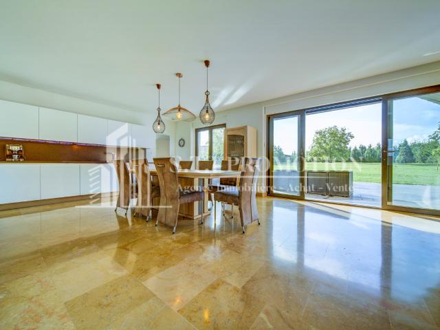 Propriété d’architecte d’exception de 245 m2 à LOUVIGNY !