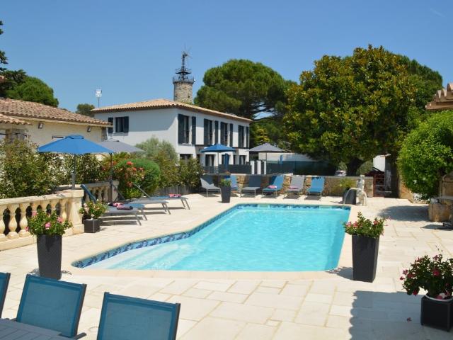 Propriété d’exception à Mougins – Domaine privé avec piscine. 327m² Mougins